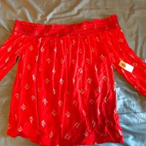 BRAND NEW off the shoulder top